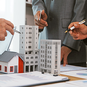 Florida renters discussing home, apartment models, and bankruptcy filing